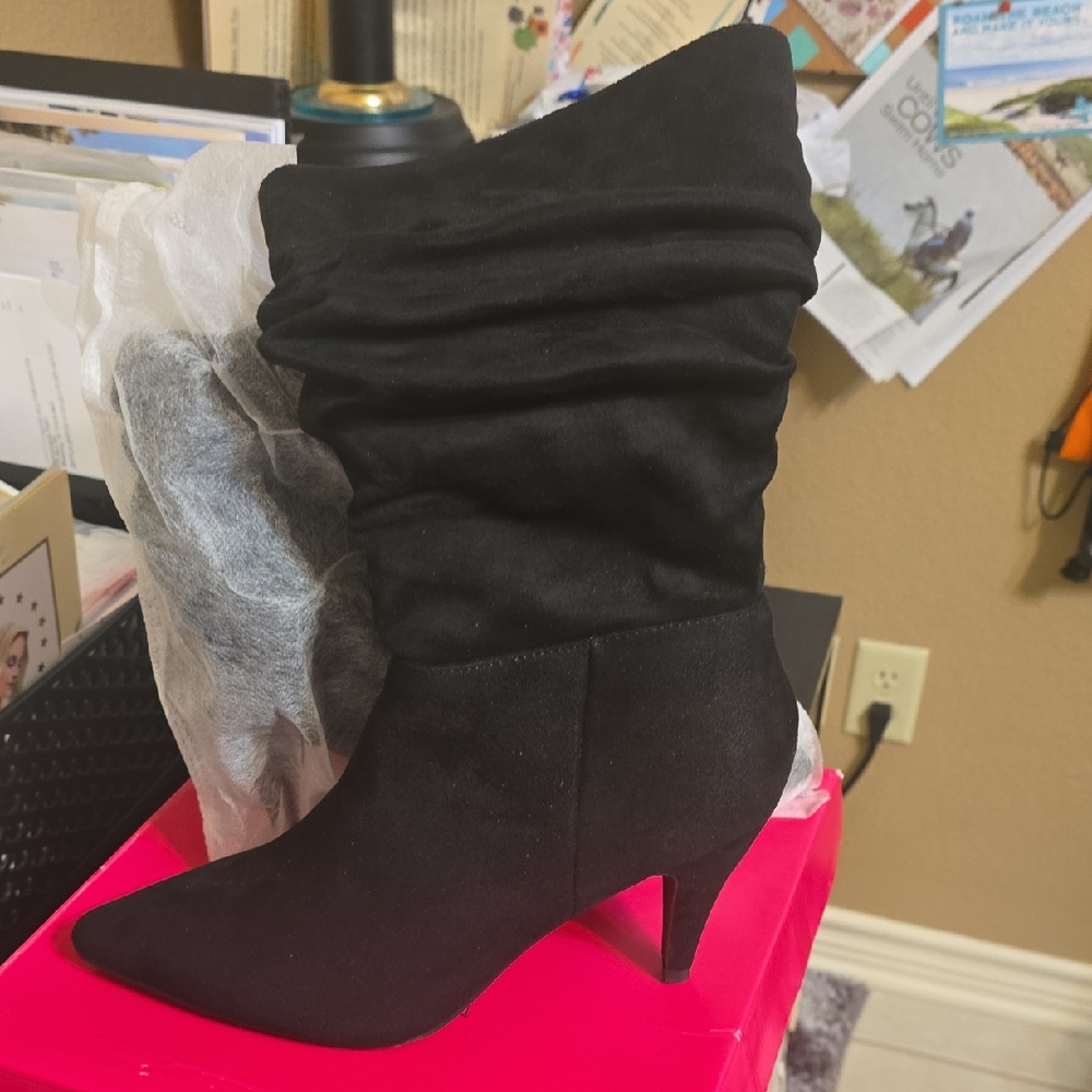 EXCELLENT CONDITION, Black Suede Slouchy Heeled Boots with Stiletto Heel
